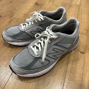 New Balance 990v5